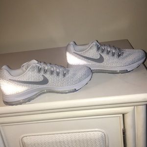BRAND NEW Nike Zoom Tennis Shoes
